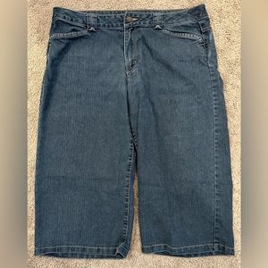 Wide leg stretch denim capri